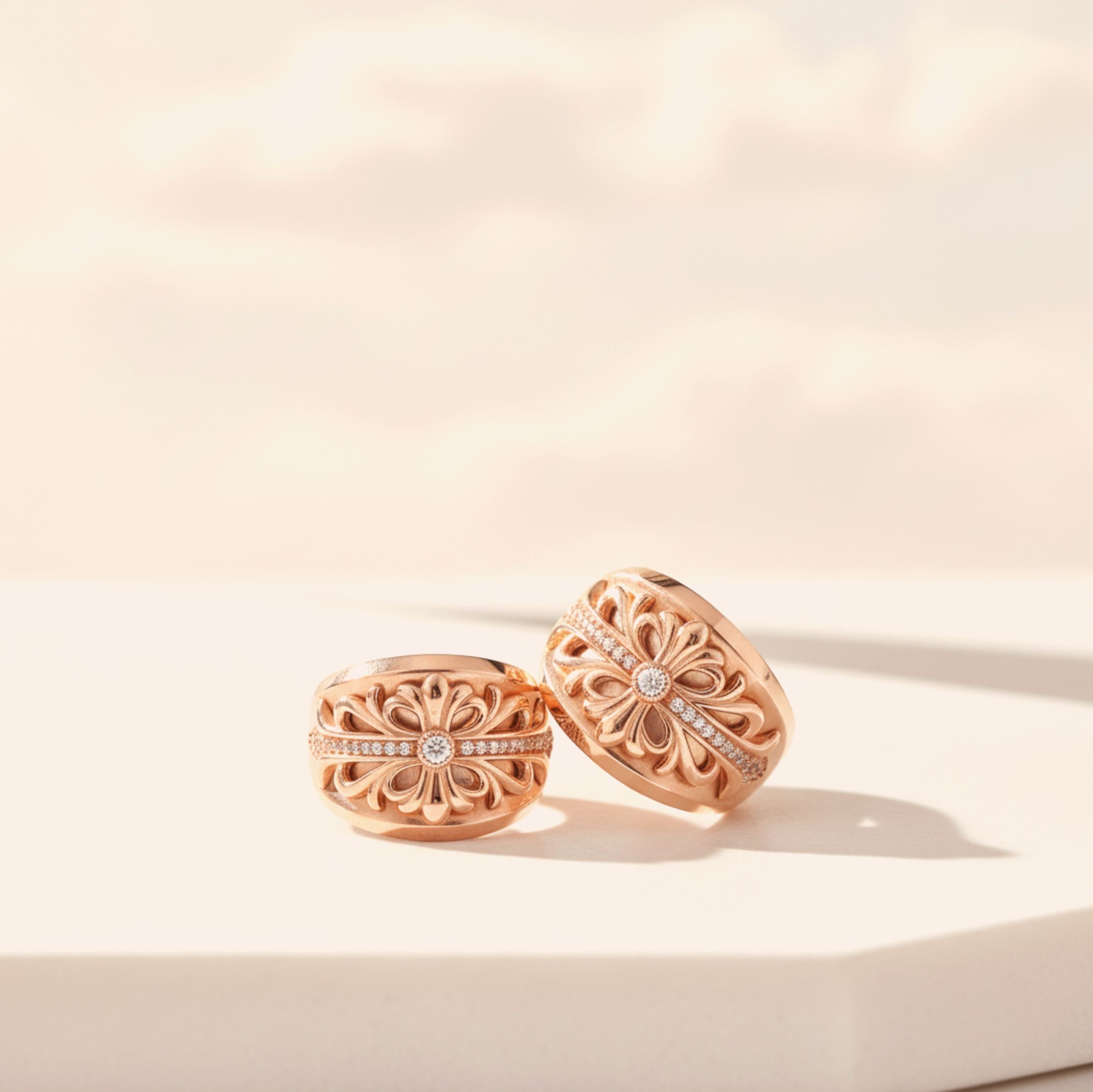 볼드한 라인 속 정제된 우아함 LUNE 14K/18K