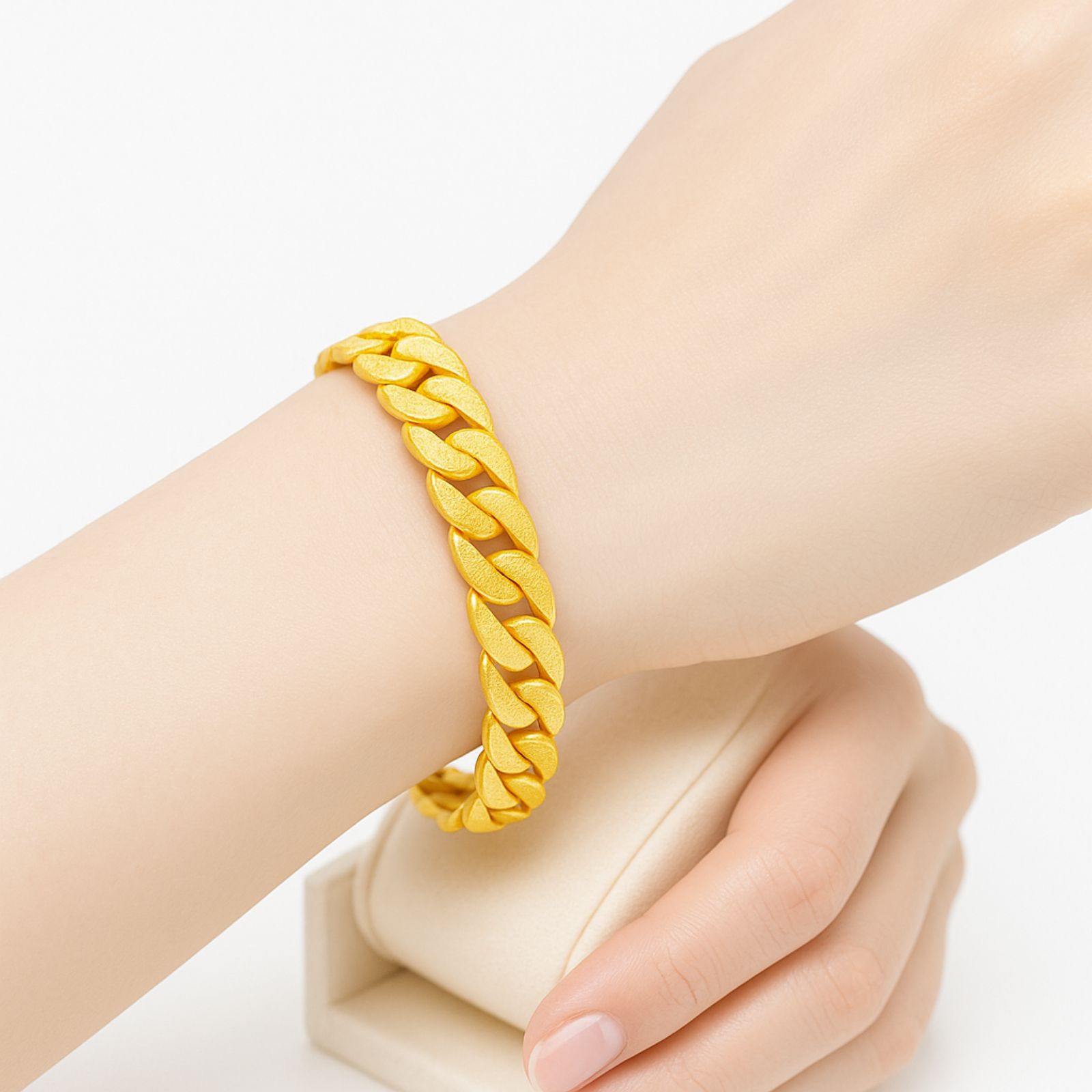 은은한 질감으로 완성한 프리미엄 무드 SOLVAN 14K/18K